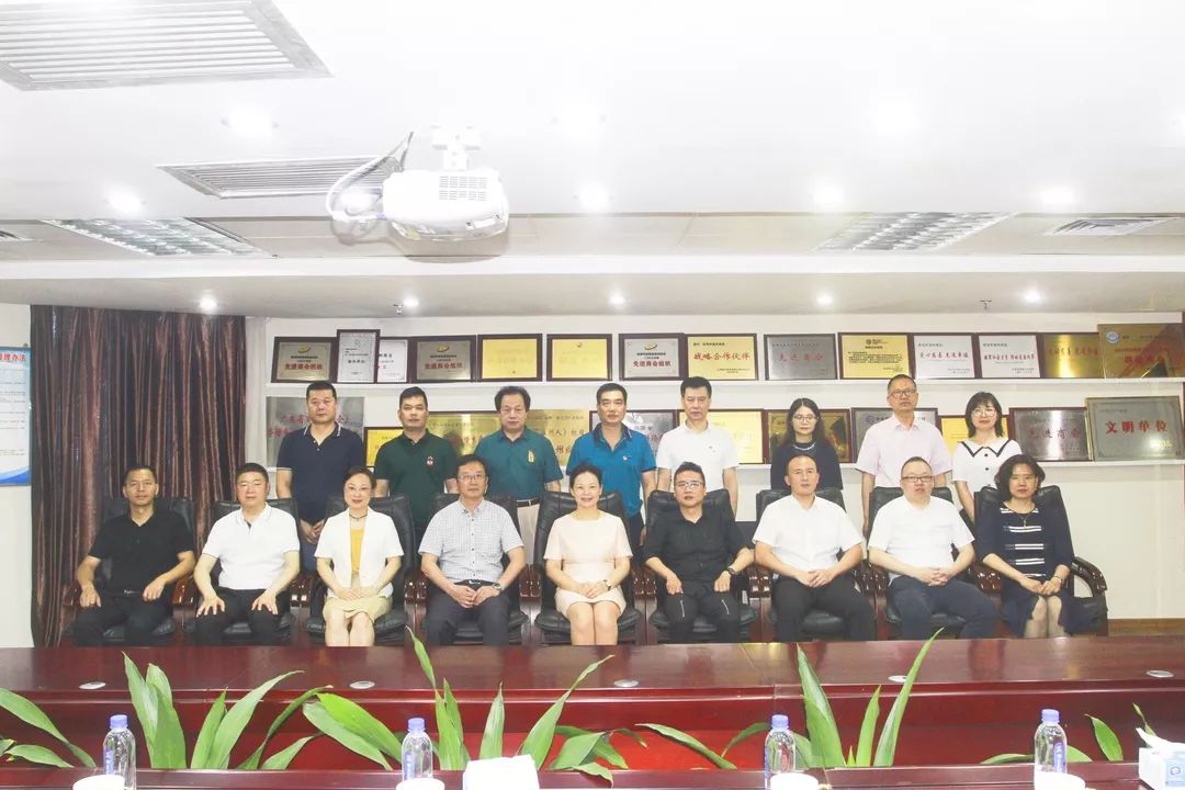 温州市委常委、宣传部部长胡剑谨一行莅临我会参观指导!