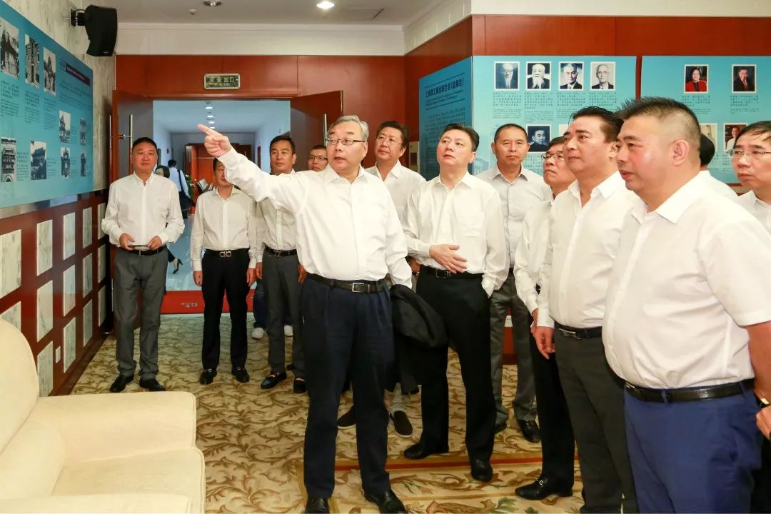 上海市委书记李强接见我会会长沙胜昔参加的海内外温商代表团一行