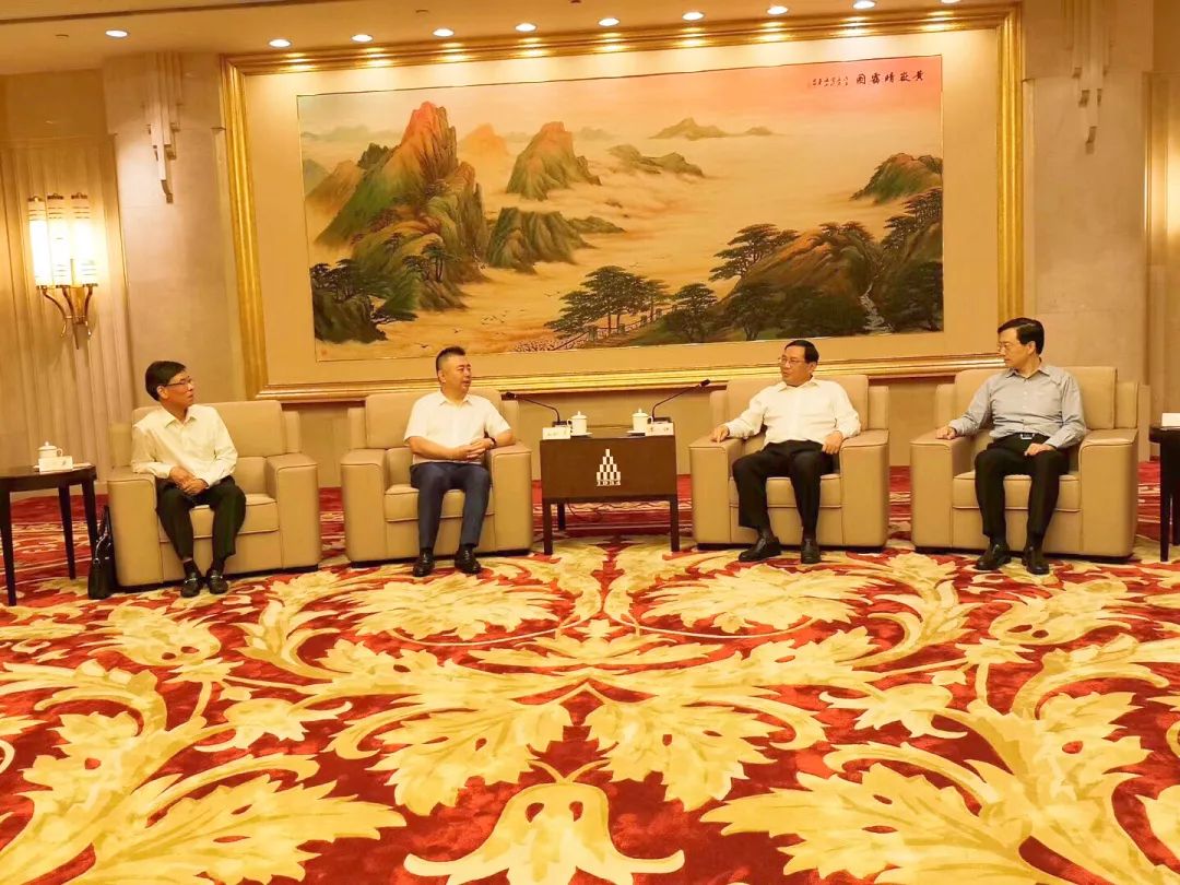 上海市委书记李强接见我会会长沙胜昔参加的海内外温商代表团一行