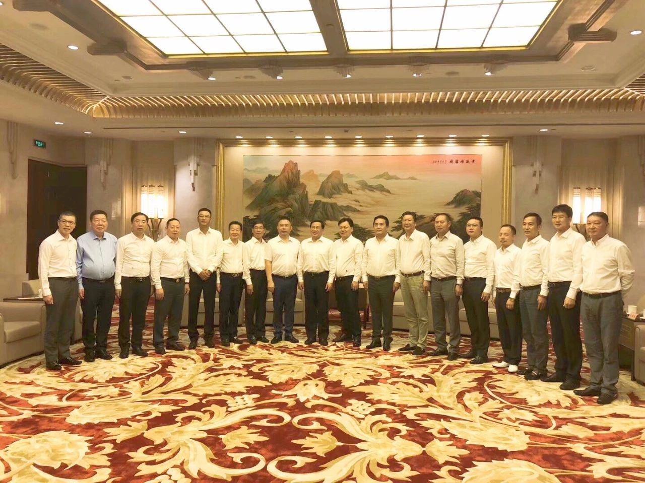 上海市委书记李强接见我会会长沙胜昔参加的海内外温商代表团一行