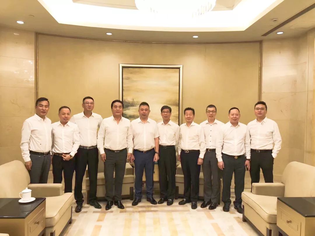 上海市委书记李强接见我会会长沙胜昔参加的海内外温商代表团一行